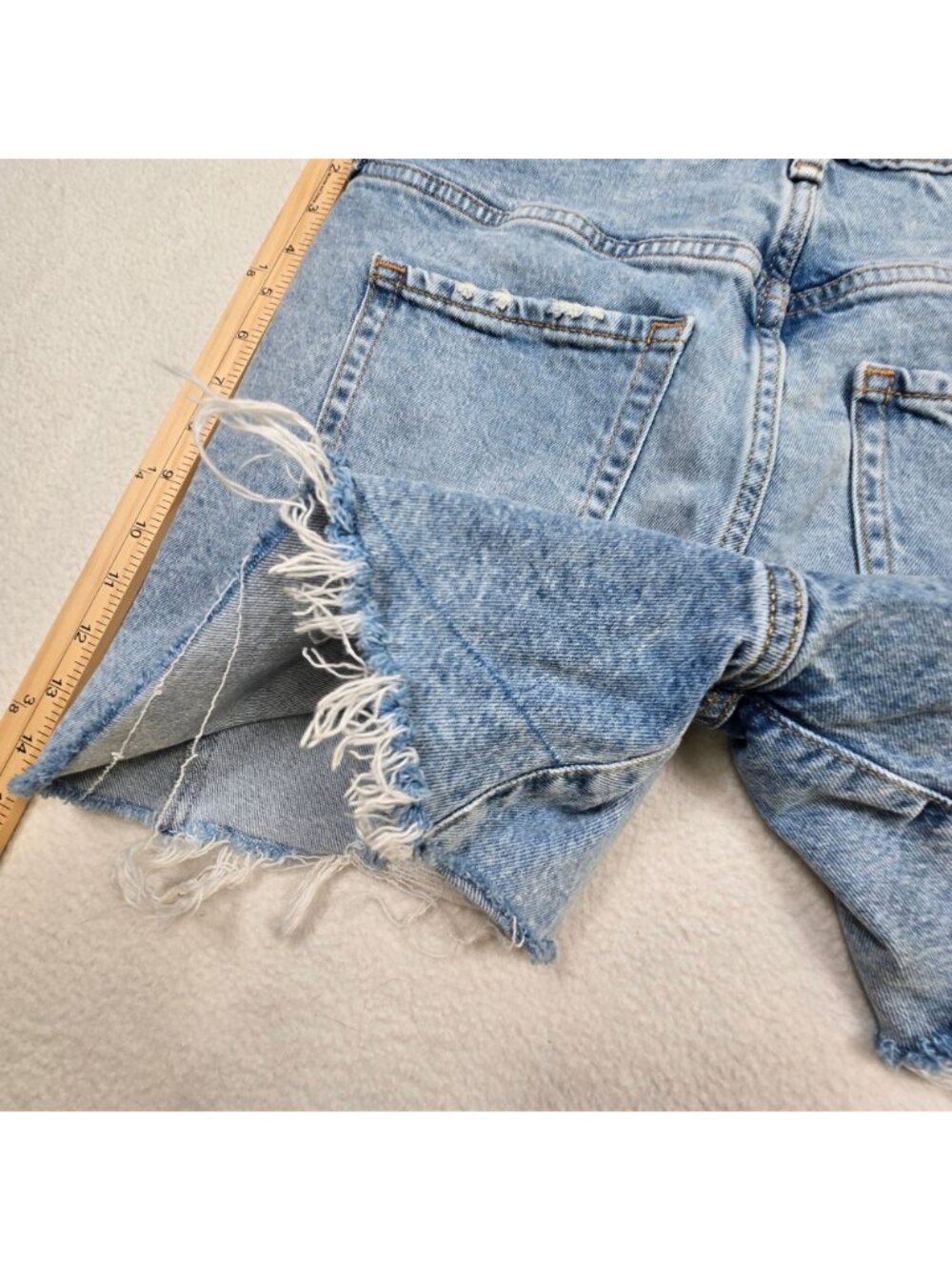 Gap Size 30 10 Womens 90s Loose 5" High Rise Denim Shorts Distressed Light Wash - Picture 5 of 5